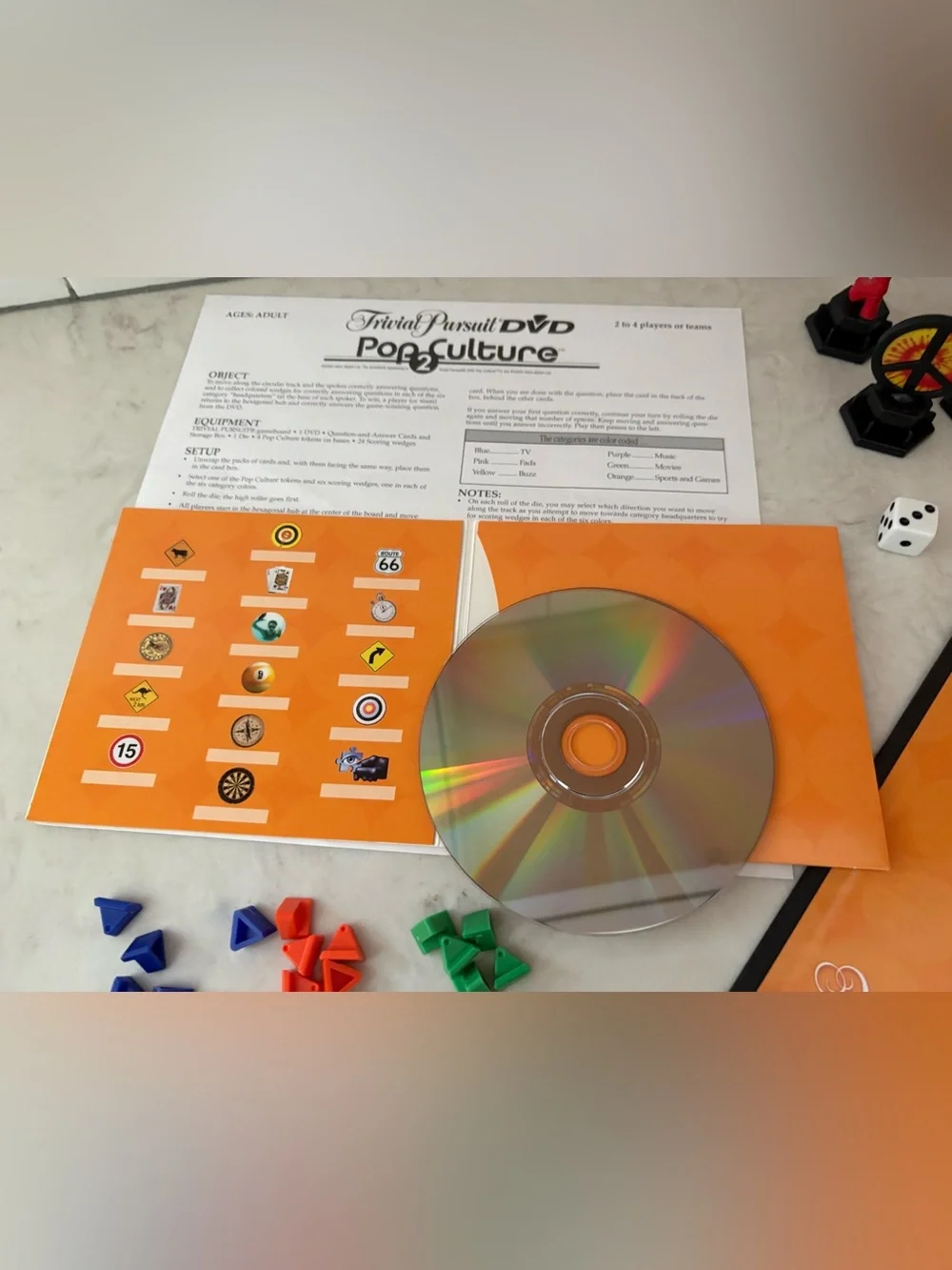 Trivial Pursuit DVD Pop Culture 2 Board Game Parker Brothers Complete w/DVD